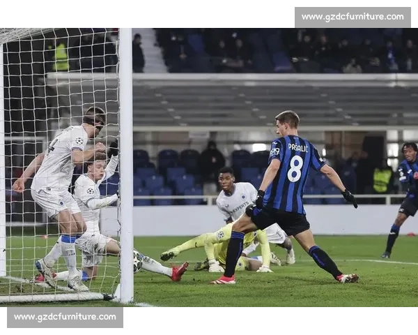 半场战报:克雷莫内塞 0-0 亚特兰大 德容恩远射造险 半场战报:克雷莫内塞 0-0 亚特兰大 德容恩远射造险